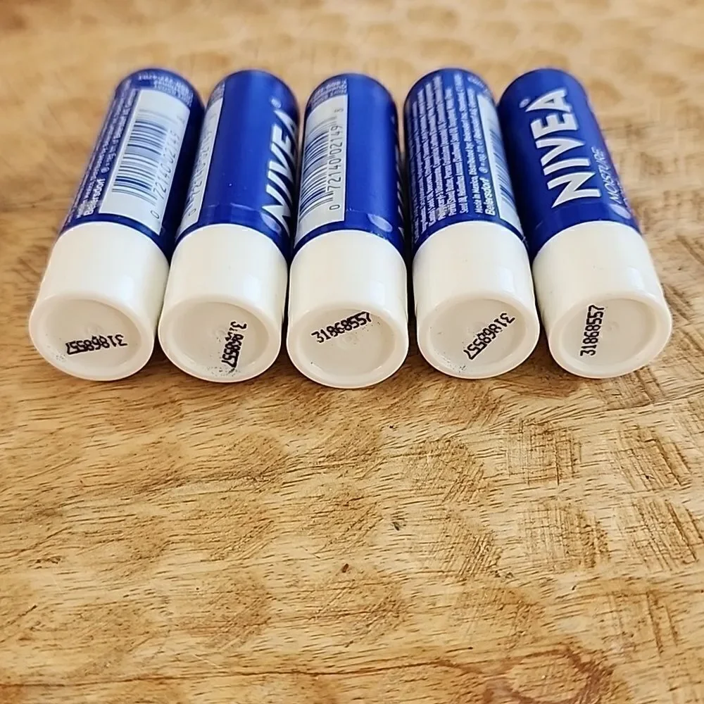 Summer Lips 5 Nivea Moisture Lip Care Sticks